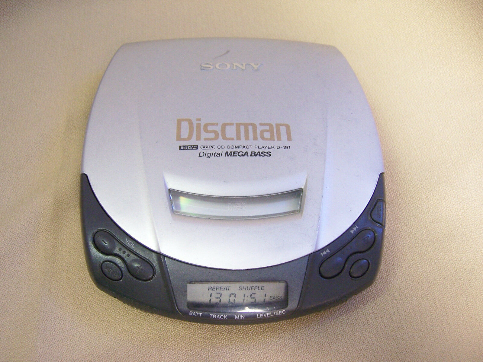 SONY D 191 DISCMAN PORTABLE CD PLAYER W MEGA BASS Vintage Cd Walkman