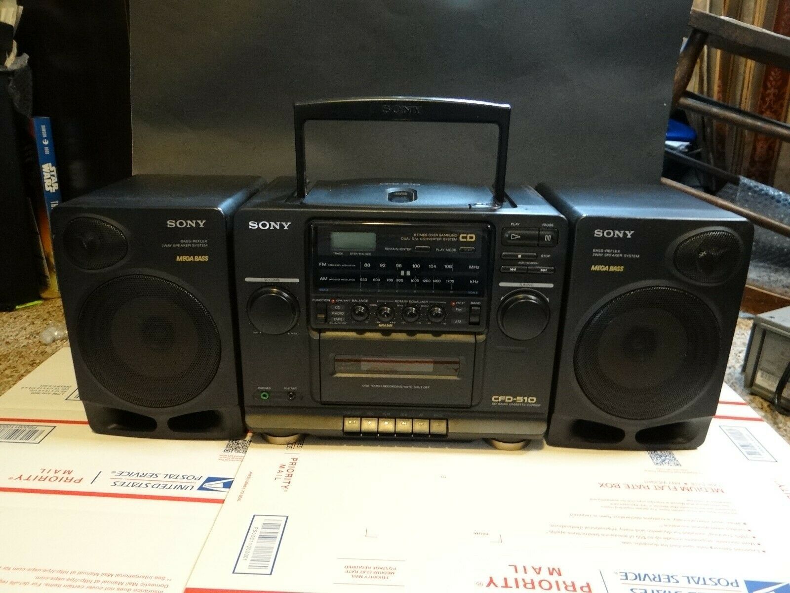 Vintage SONY CFD 510 CD AM FM BOOMBOX With MEGA BASS DETACHABLE