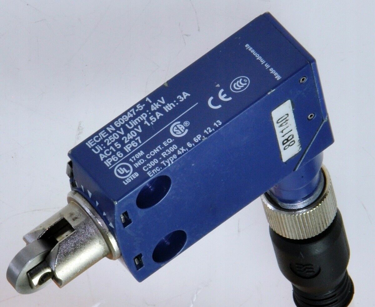 ZCMD21M12 Telemecanique Osiswitch Sensor 1 9084 Proximity Sensors