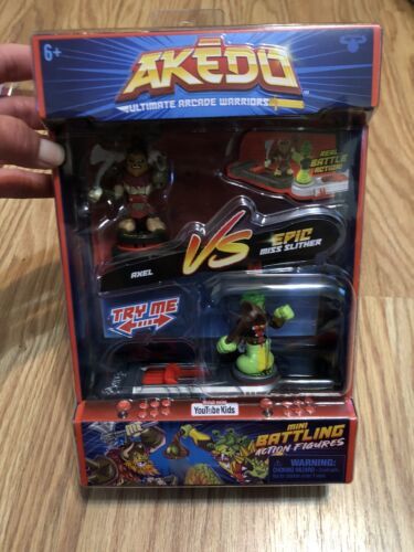 Akedo Ultimate Arcade Warriors Axel Vs Epic Miss Slither Action Figures