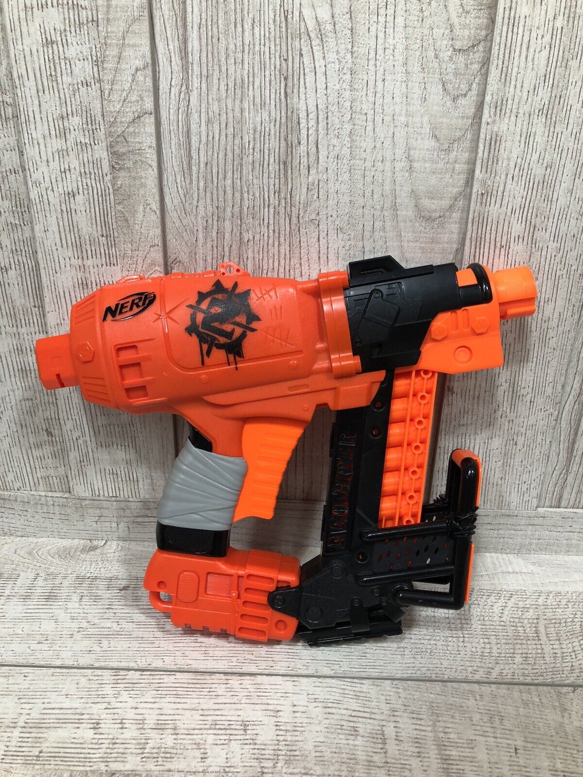 Nerf Hasbro Survival System Zombie Strike Nailbiter Gun Blaster Toy