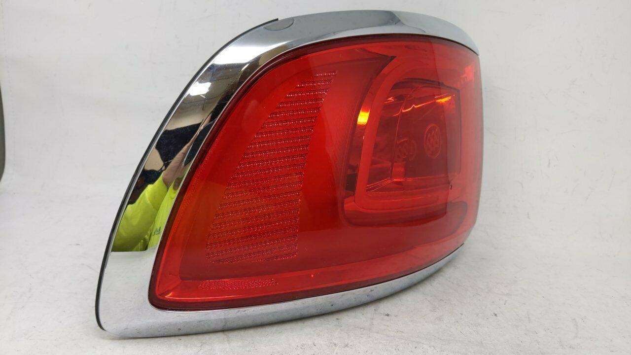 Buick Enclave Passenger Right Side Tail Light Taillight Oem