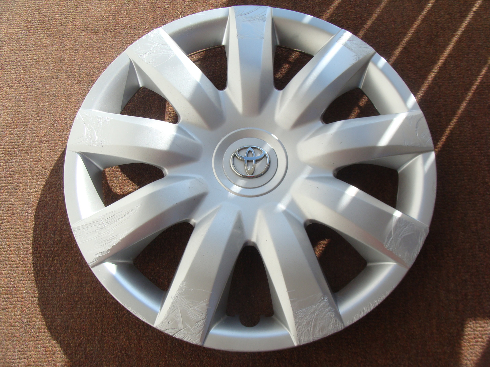 2005 Toyota Camry Hubcap Set