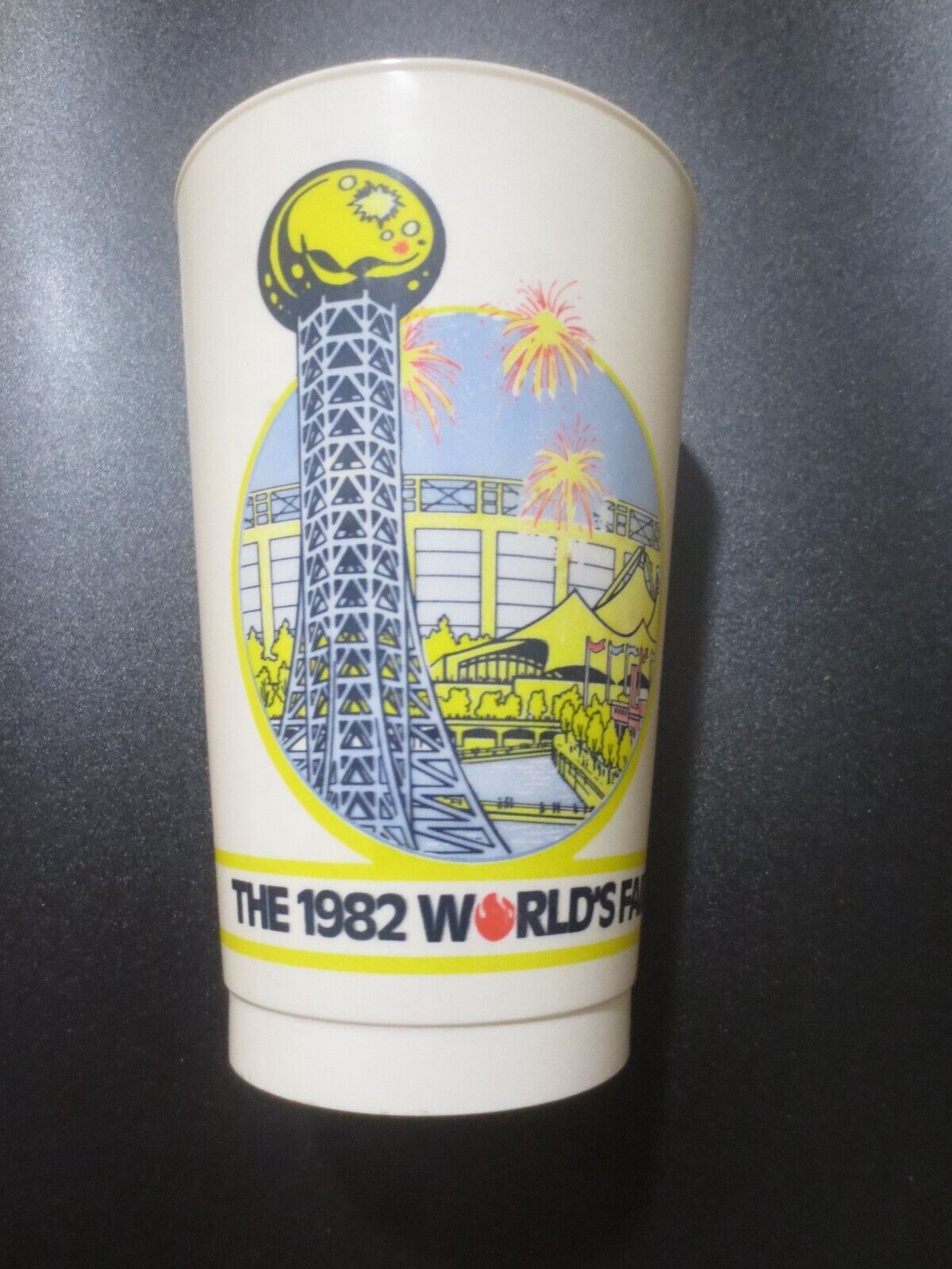 COCACOLA 1982 Worlds Fair Knoxville, Tennessee plastic tumber Glasses
