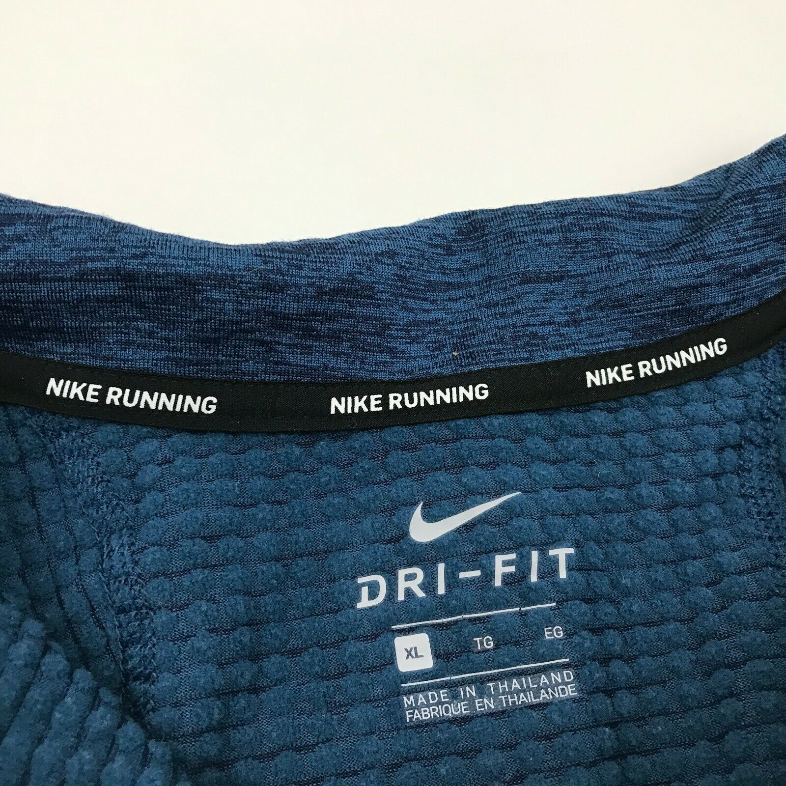 NIKE RUNNING Thermal Long Sleeve Dry Fit Shirt Men's Size Extra Large Zip Pocket - Activewear Tops