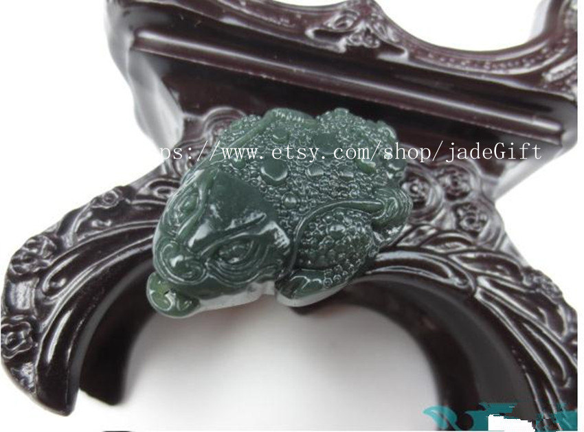 Primary image for Free Shipping -  jade gift handmade Real jade Natural green frog  jade Amulet ch