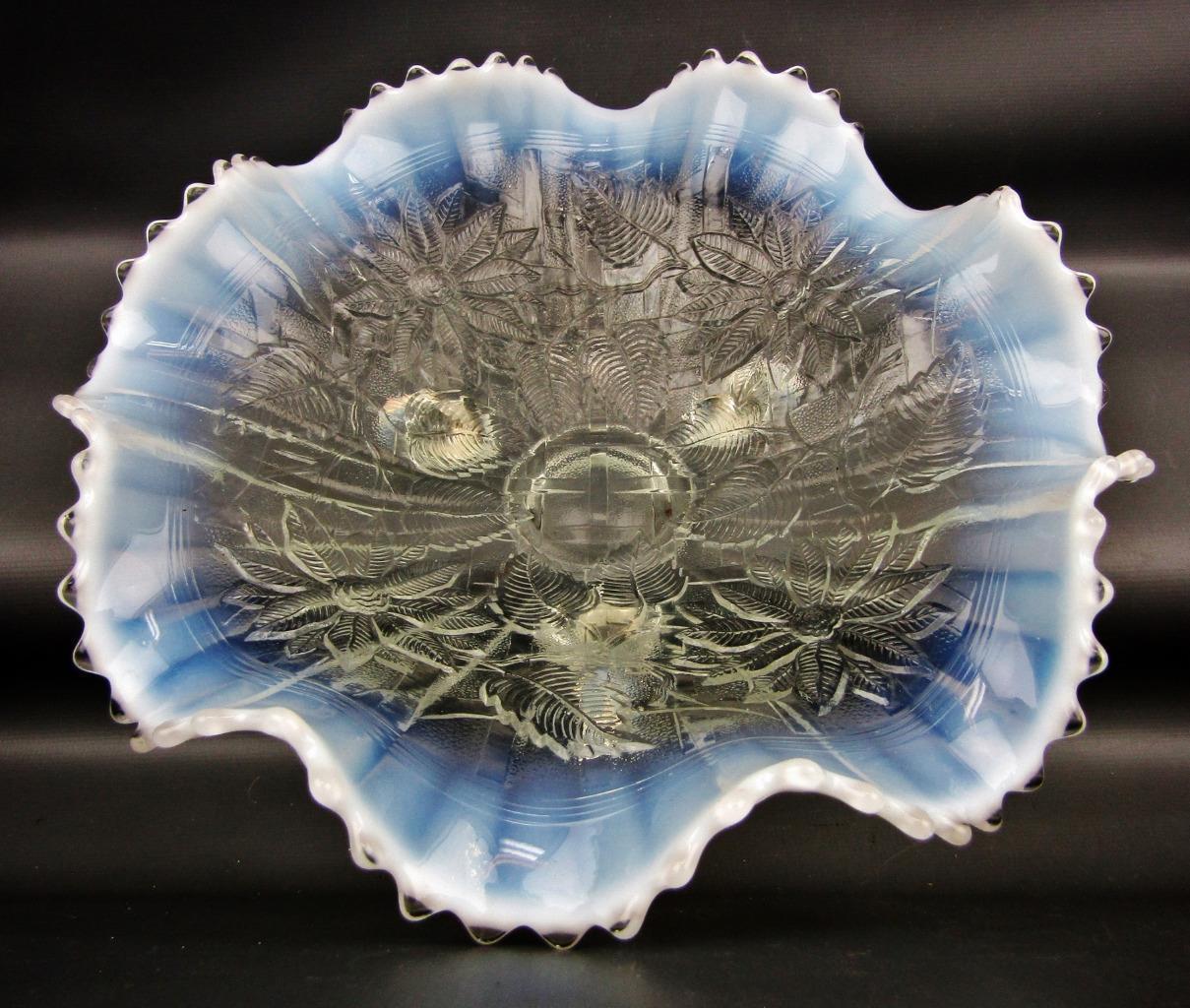 POINSETTIA LATTICE Northwood White Opalescent Glass Ruffled Footed Bowl