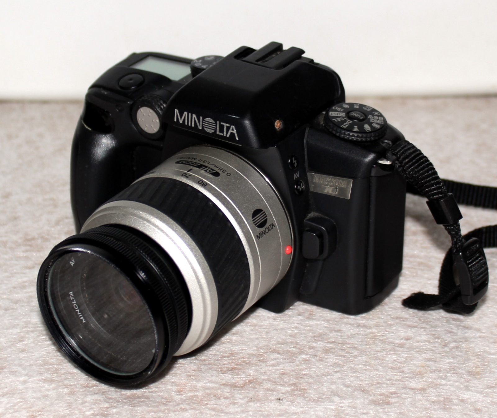 MINOLTA MAXXUM 70 FILM CAMERA with 3580 LENS and 404si DYNAX CAMERA