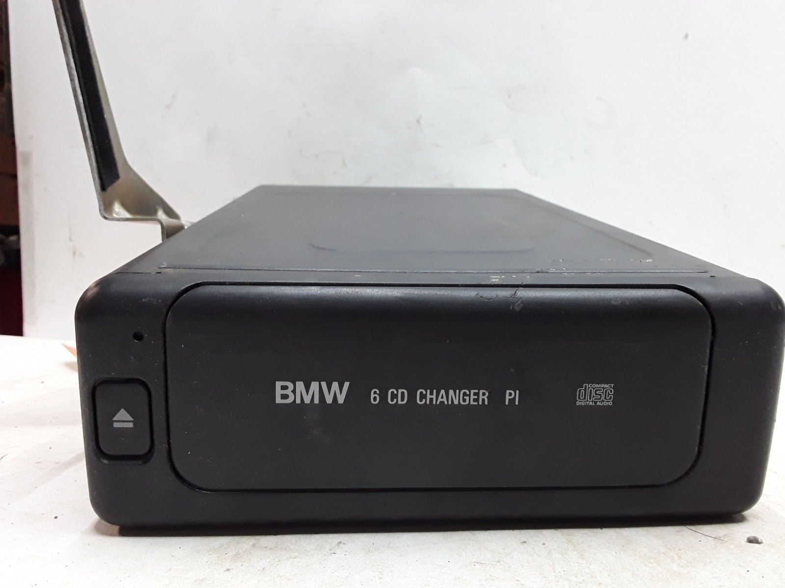 99 00 01 BMW 740i remote trunk mounted music CD changer OEM CD Changers