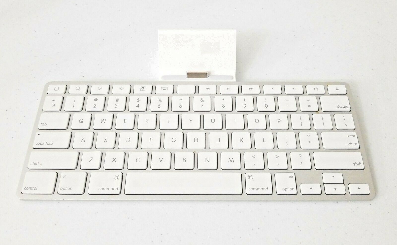 Apple iPad Keyboard Dock 30Pin iPad 1st 2nd Generation Model A1359