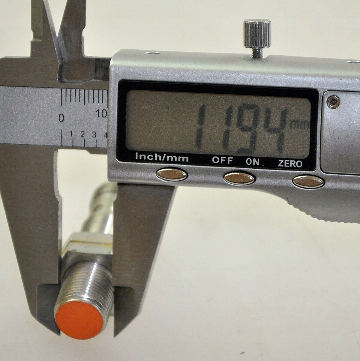 IFS204 IFM Electronic 4mm PNP / MX 6018 - Proximity Sensors