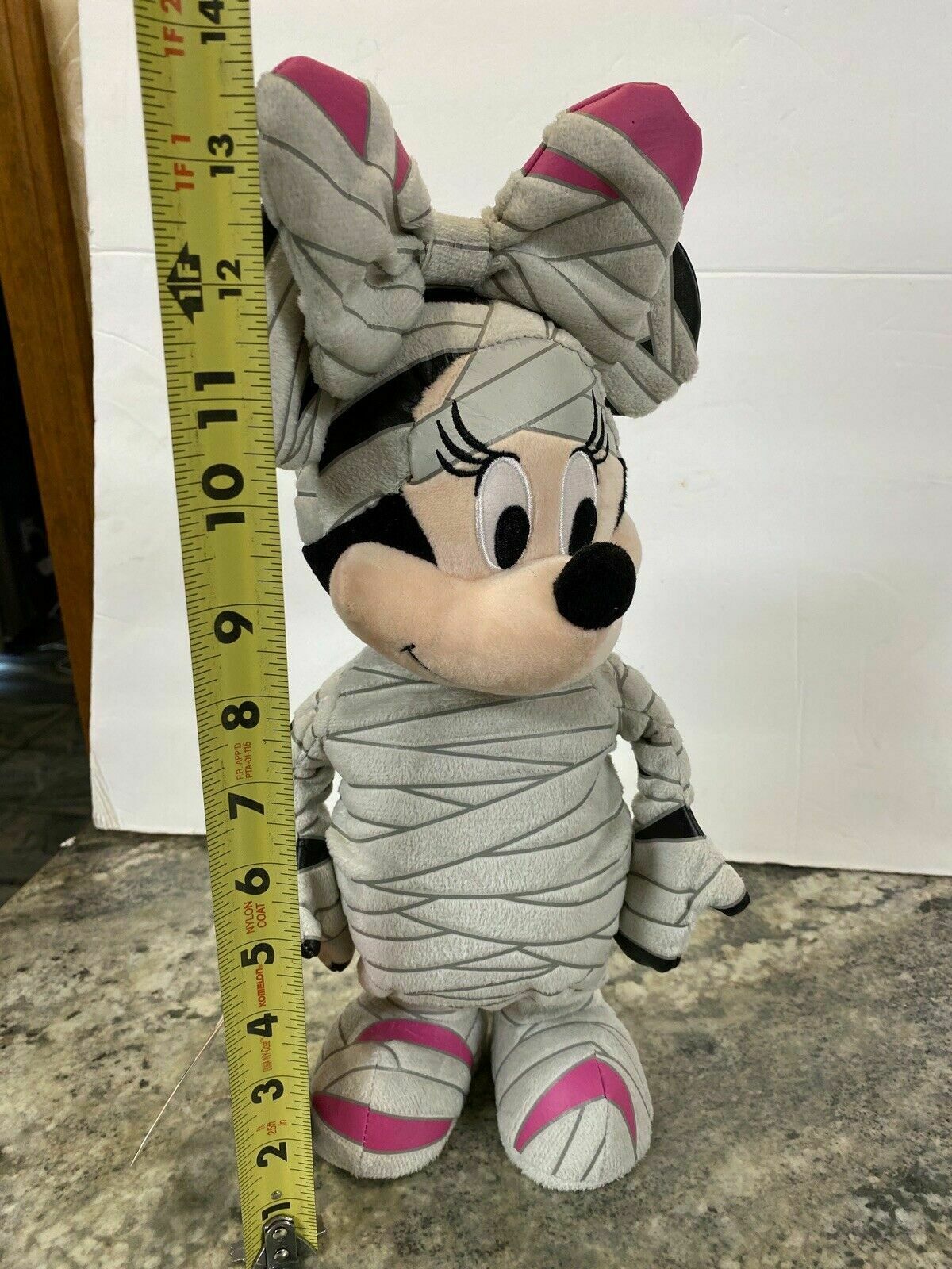 minnie mouse dancing doll