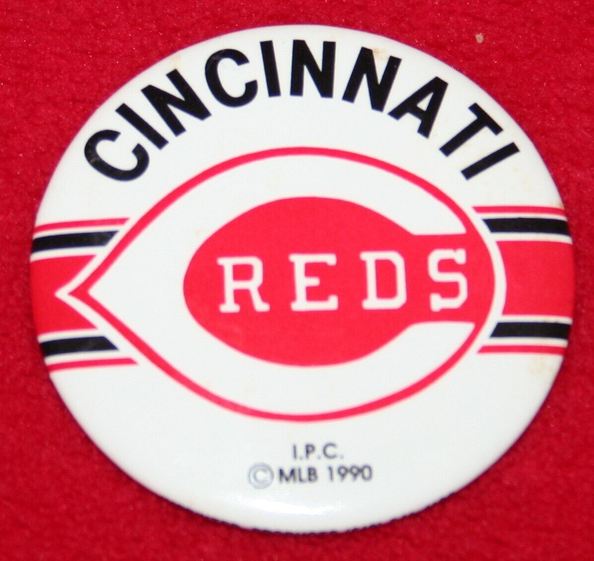 Vintage 1990 CINCINNATI REDS Pinback Button MLB Baseball 2.25" Pin  - $9.89