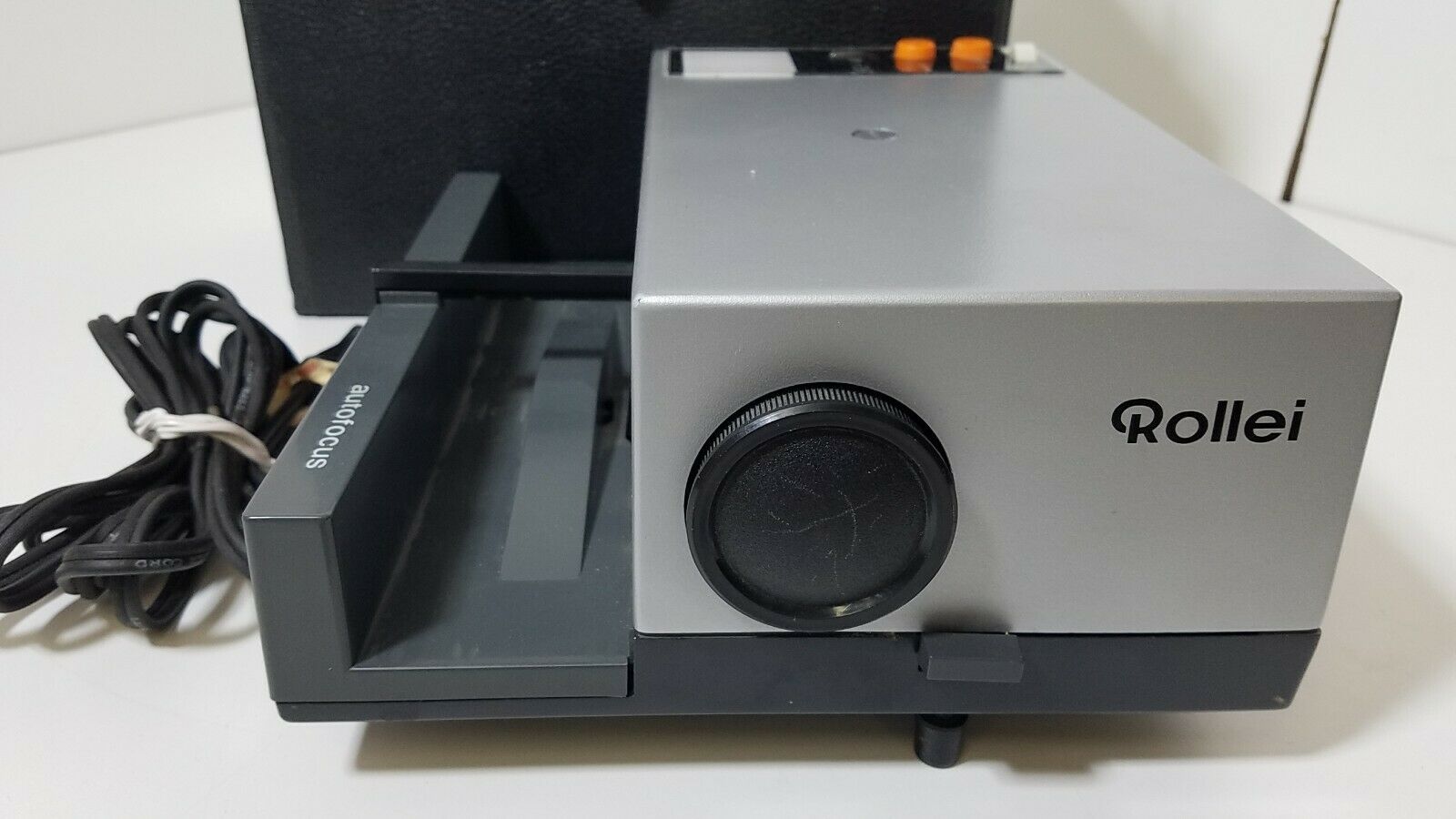 Rollei P350AF Autofocus Slide Projector Remote Control and Case C329