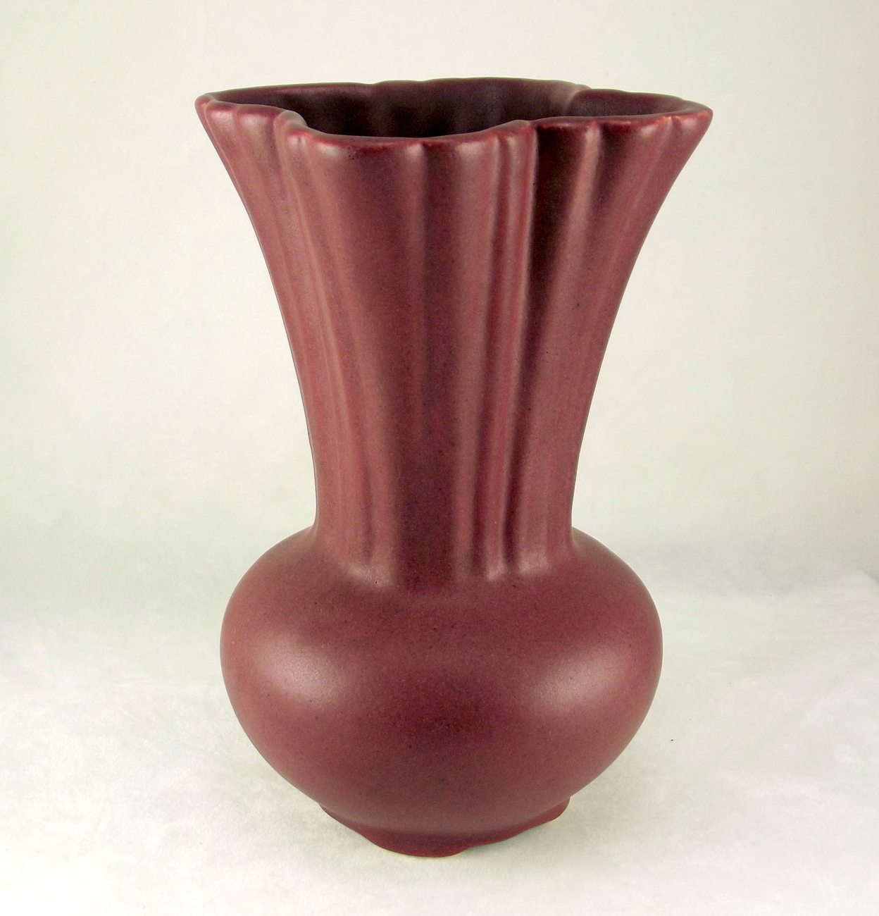 Vintage Niloak Pottery fluted vase maroon Lewis glaze Niloak