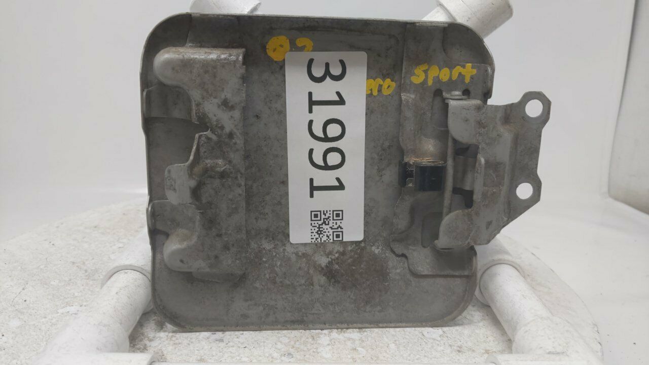 20002004 Mitsubishi Montero Sport Fuel Tank Door Lid Gas Tank R8S19B17 Other