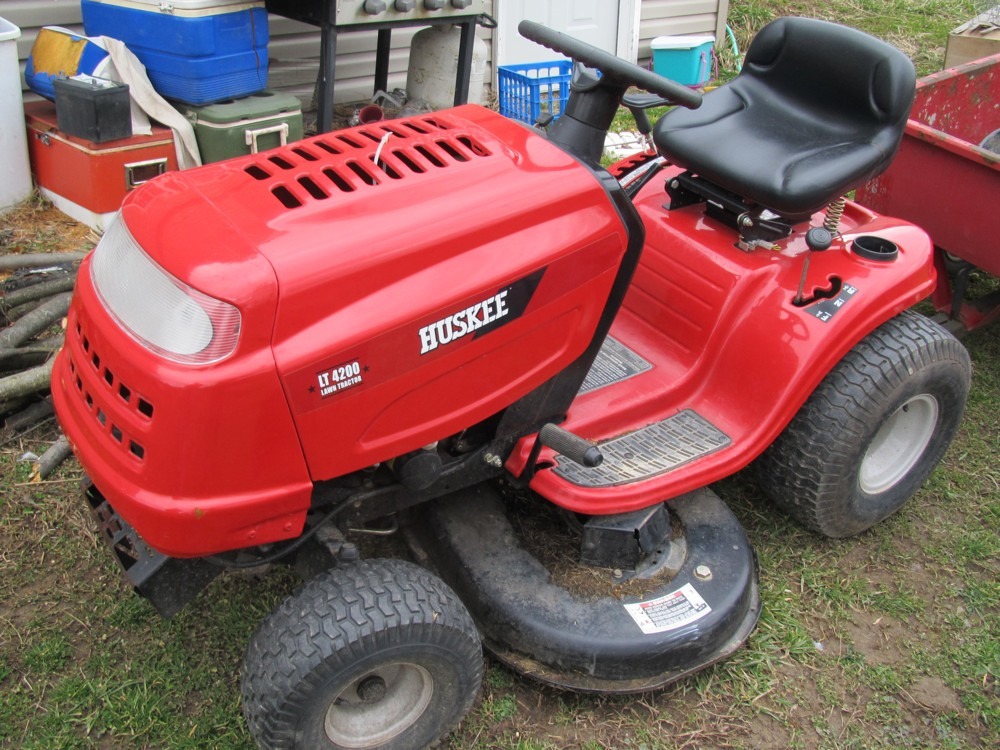 huskee lt4200 riding mower