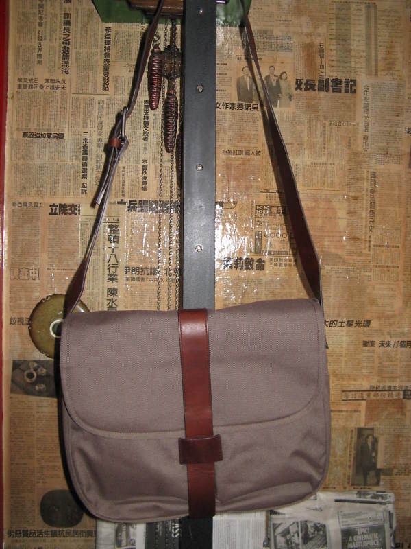 Ellington Portland canvas leather messenger bag -As Is-