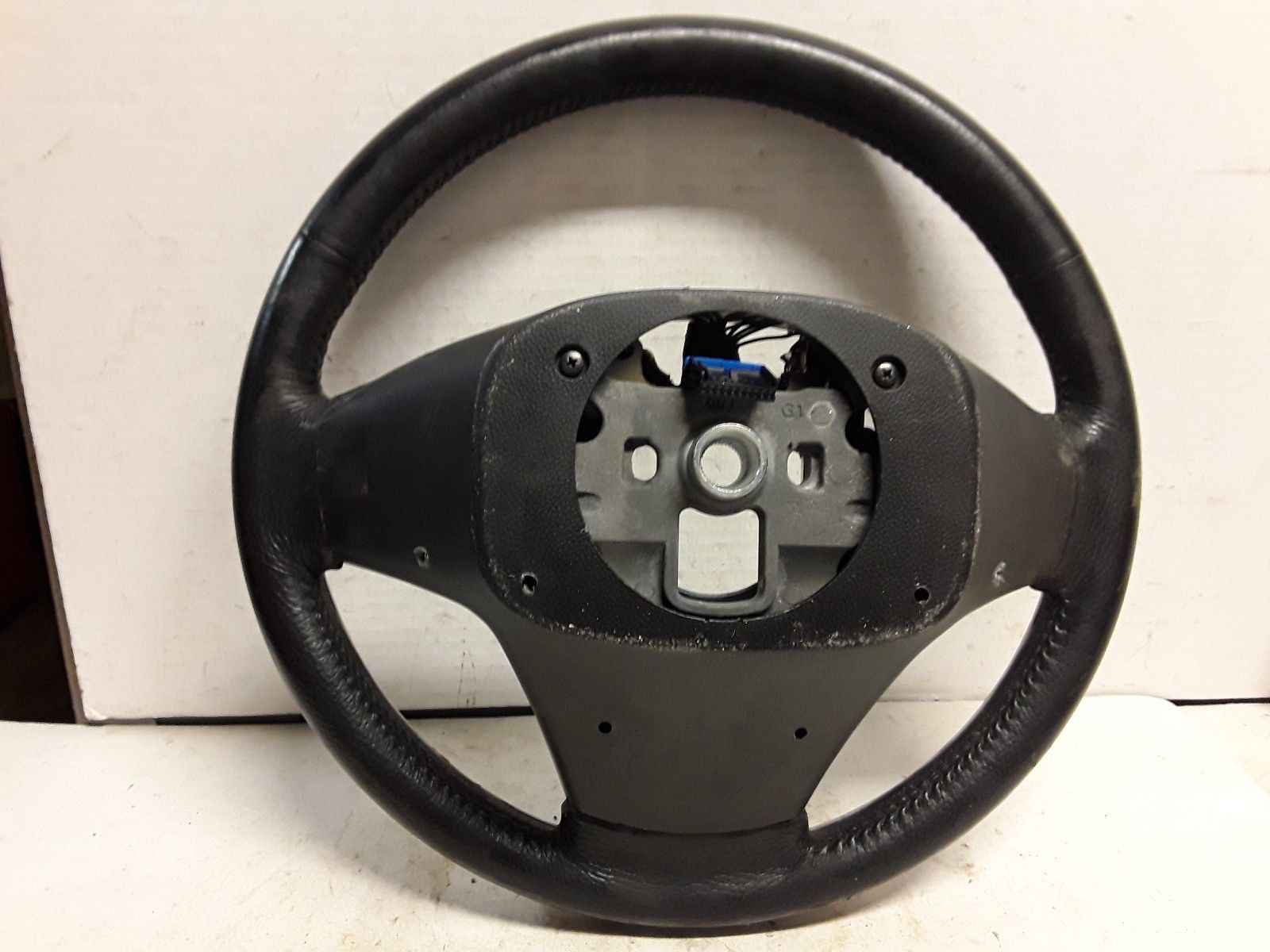 08 09 10 Saturn Vue black leather steering wheel OEM Steering Wheels