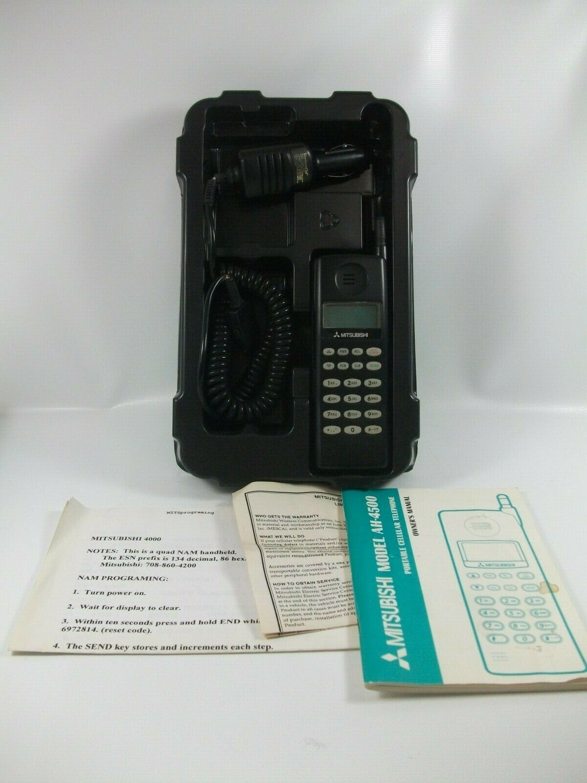 Vintage Mitsubishi AH4500 Portable Cellular Telephone Cell Phone Prop