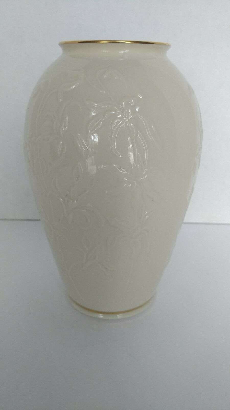 Lenox Porcelain Raised Iris Vase 71/4"High Ivory With Gold Trim