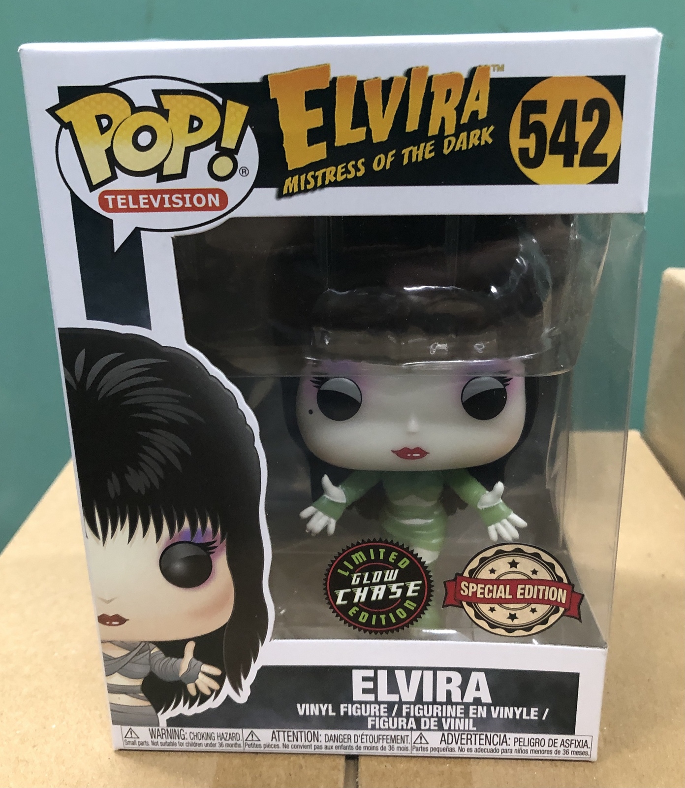 elvira glow chase