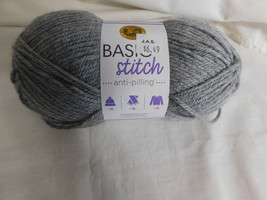 Lion Brand  Basic Stitch Anti Pilling Silver Heather Dye Lot  09 - $4.99