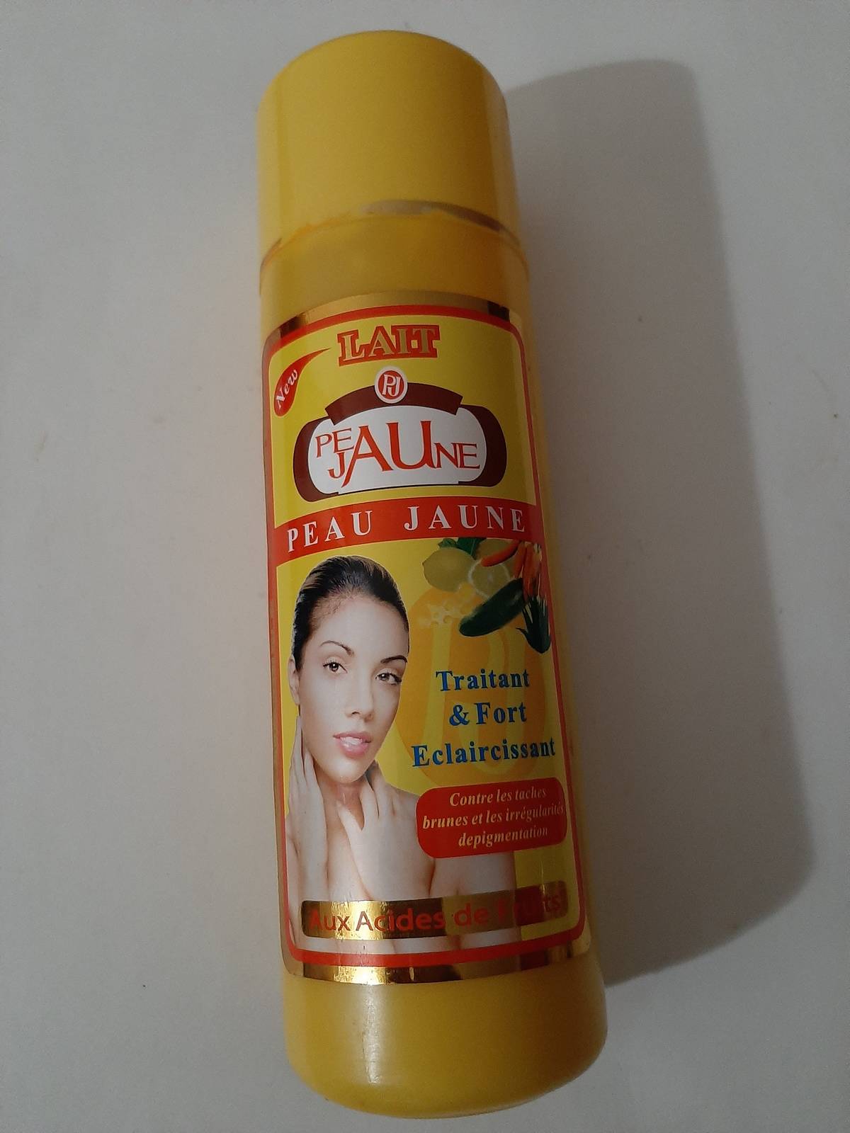 Peau jaune treating and lightening body lotion. 500ml