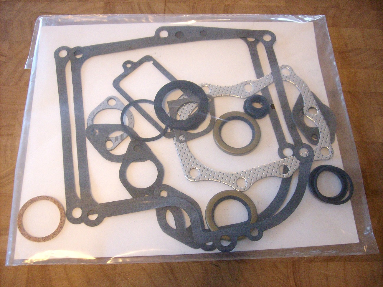 Briggs and Stratton 7hp & 8hp engine gasket set 299577 Lawn Mowers