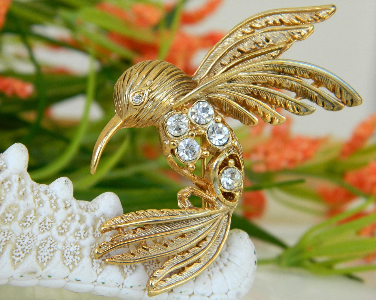 Vintage Hummingbird Pin Brooch Rhinestones Figural Bird Gold Pins
