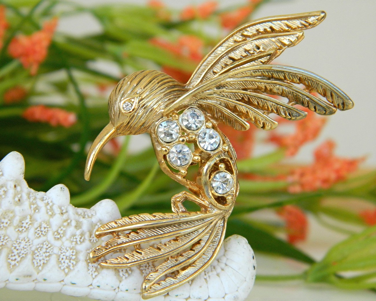 Vintage Hummingbird Pin Brooch Rhinestones Figural Bird Gold - Vintage