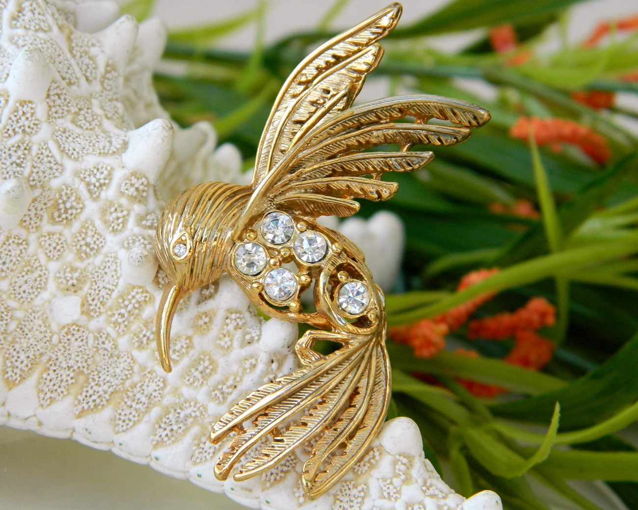Vintage Hummingbird Pin Brooch Rhinestones Figural Bird Gold Pins