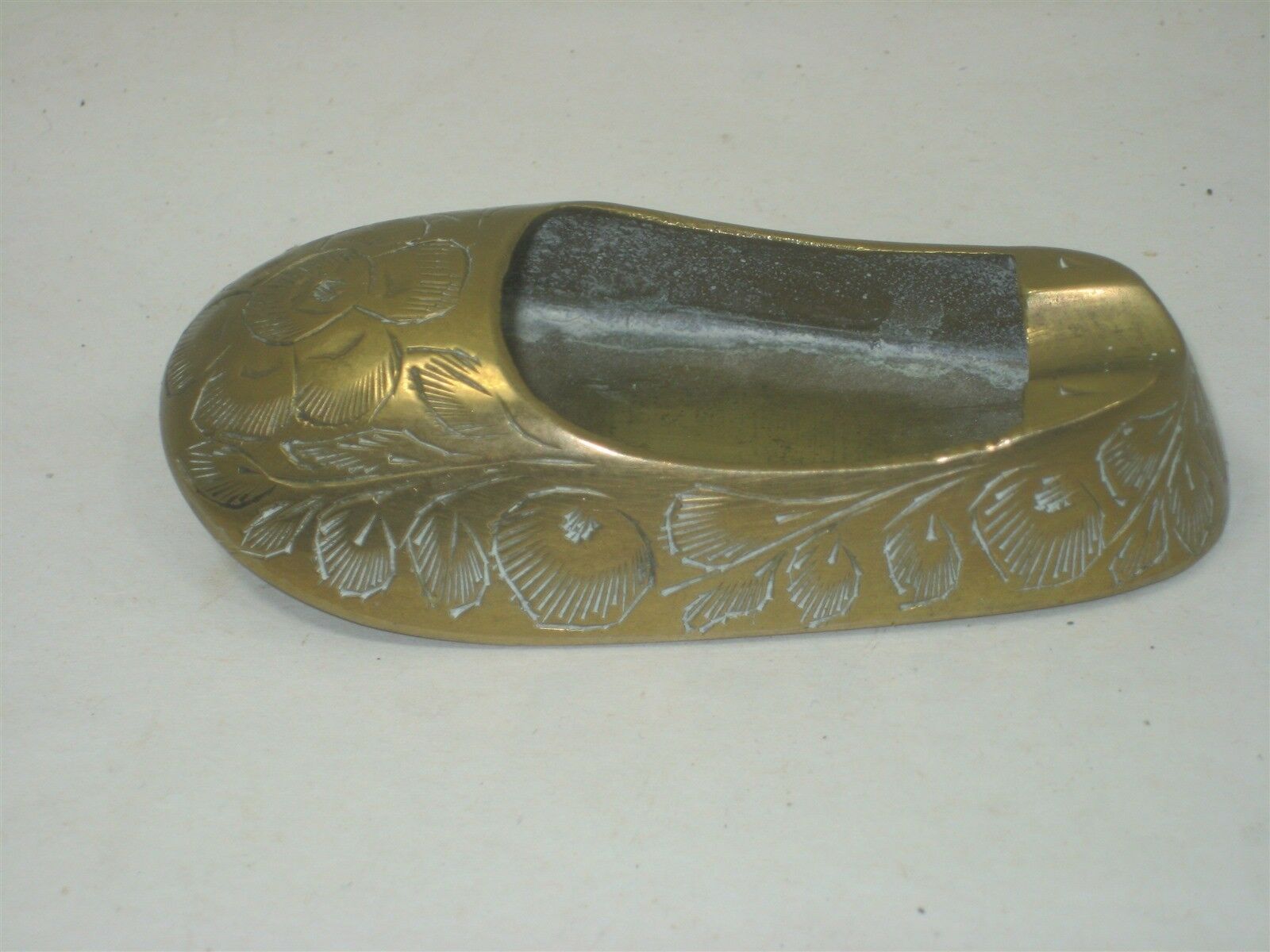 BRASS SHOE Vintage Ashtray Handmade Collectible Home Decor Art gift India
