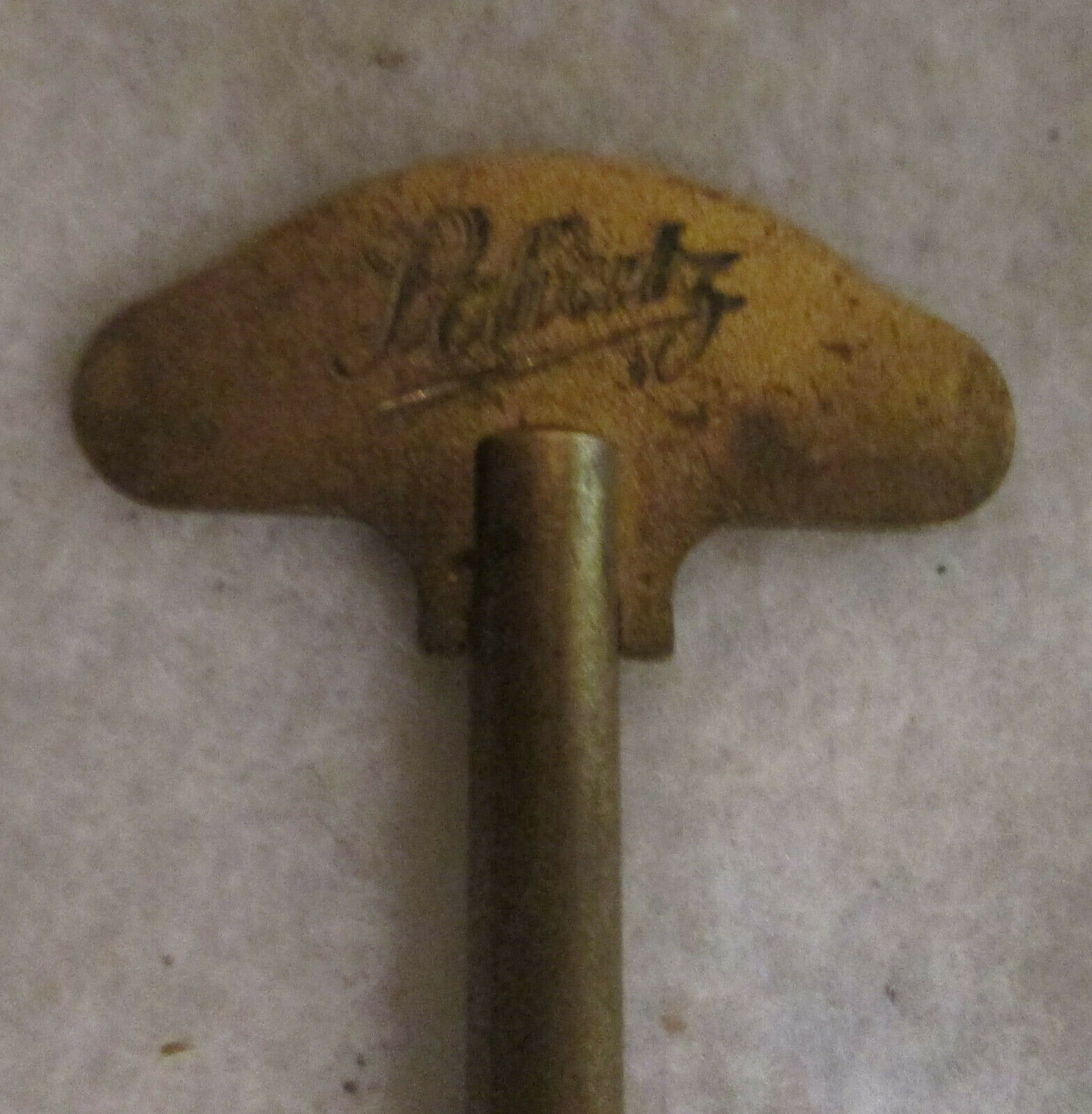 SCHATZ CLOCK KEY SIZE 3.00mm SQUARE VINTAGE CLOCK PART JO09 Parts