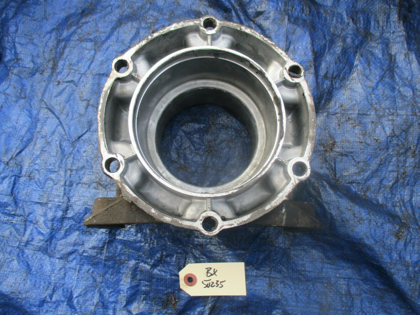 2004 GMC Sierra Chevy Silverado transfer case adapter housing 15724744