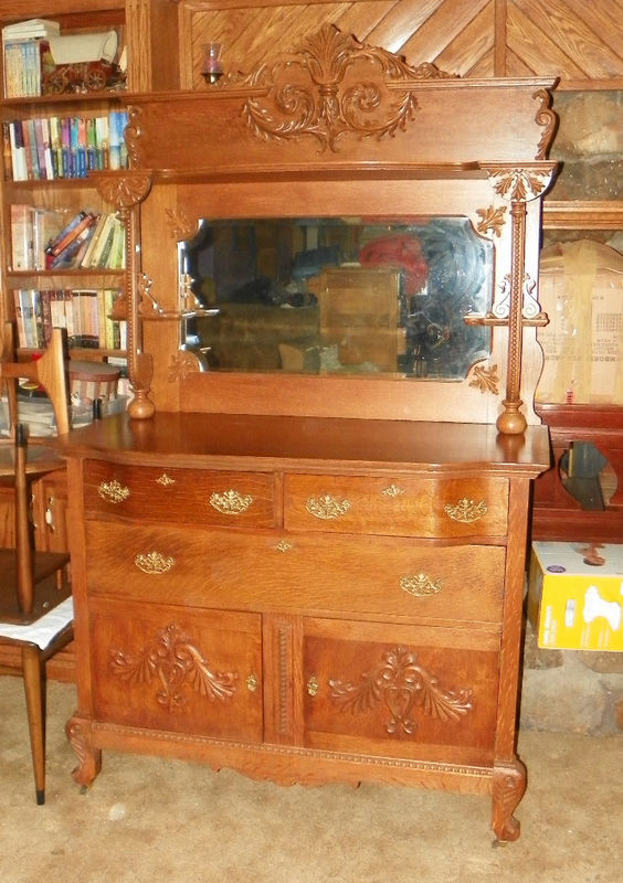 Quartersawn Oak Carved Sideboard Buffet Hutch Post1950