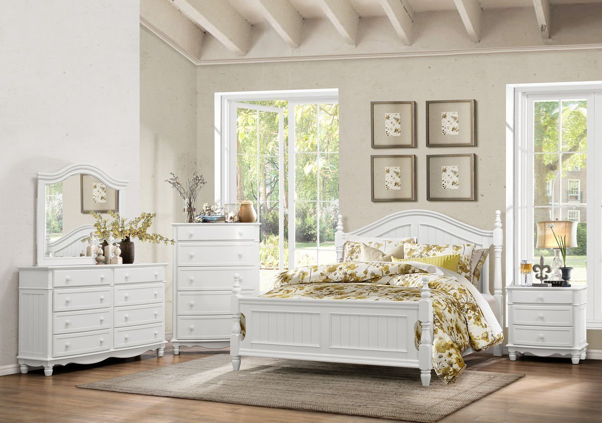 Calgary California King 4 Piece Bedroom Set in White - Furniture