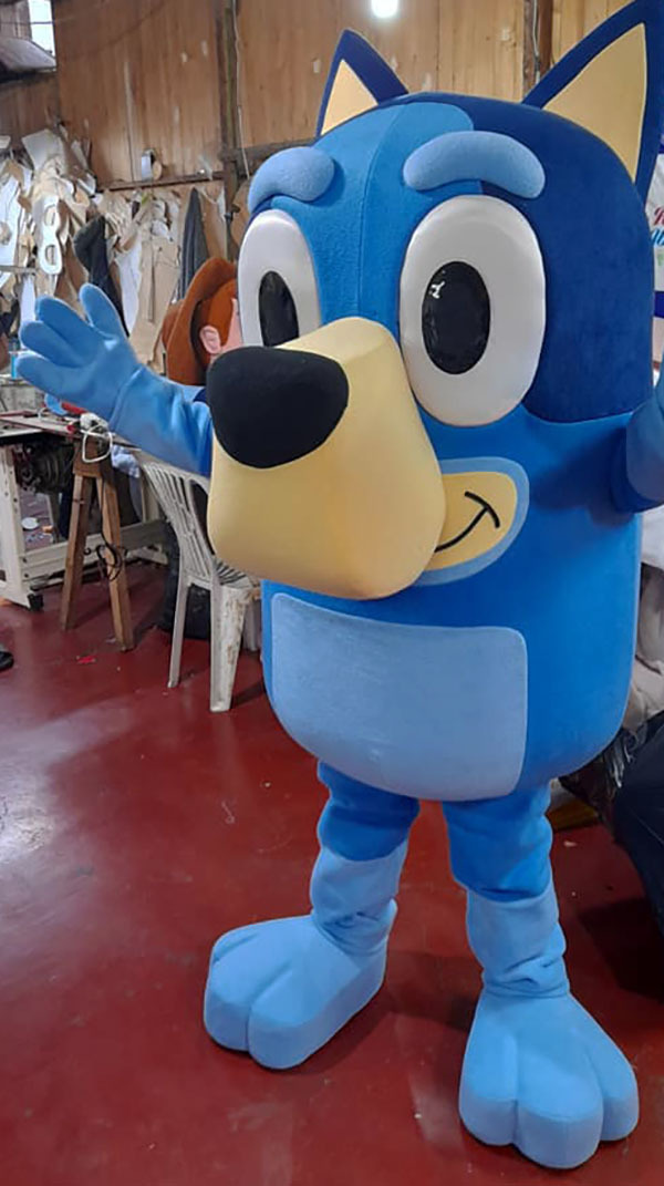 Bluey And Bingo Mascots Costumes In 2022 Mascot Costumes Mascot ...