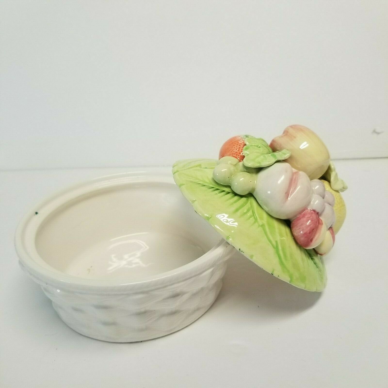 Vintage Ceramic Fruit Bowl with Lid Made Exclusively for Elizabeth Arden Japan Trinket Boxes