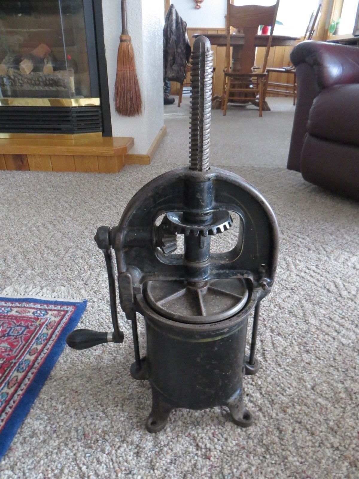 vintage CAST IRON ENTERPRISE MFG CO. 207A HOME SAUSAGE MEAT GRINDER