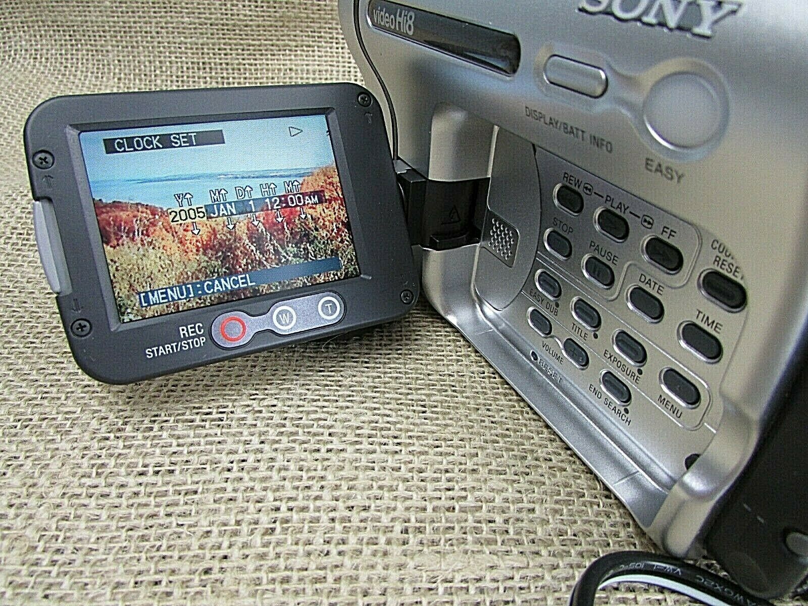 Sony Handycam CCDTRV138 8mm Video8 HI8 Camcorder W/box & instructions