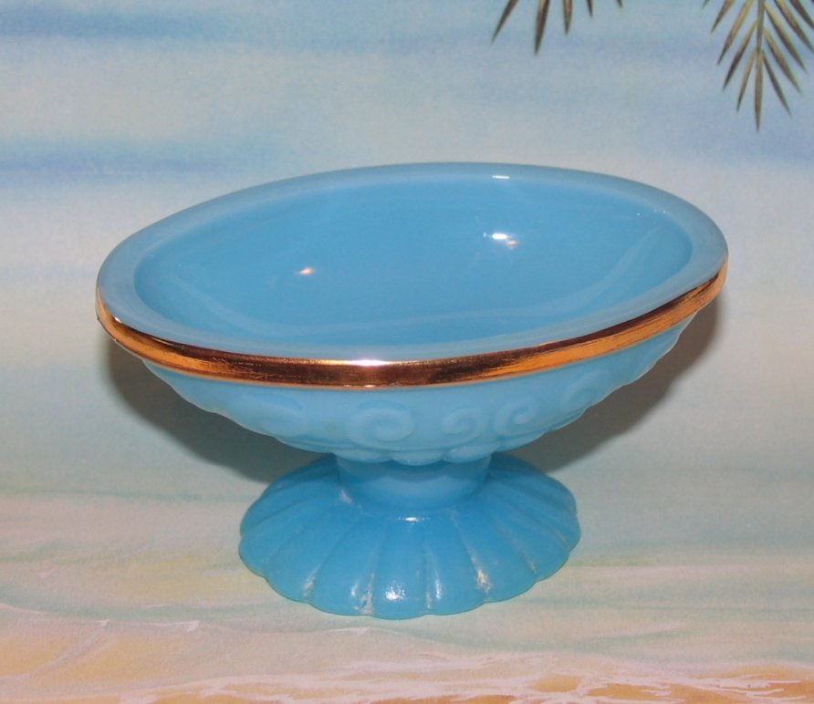 Vintage Avon French Blue Bristol Blue Oval Soap Dish with gold trim