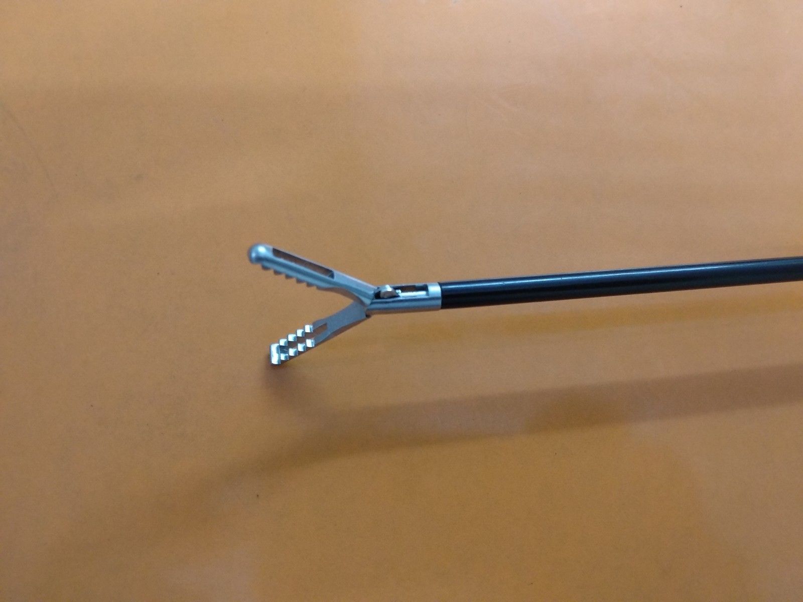 5mm Laparoscopy Alligator Grasping Forceps Laparoscopic Instrument 2Yrs