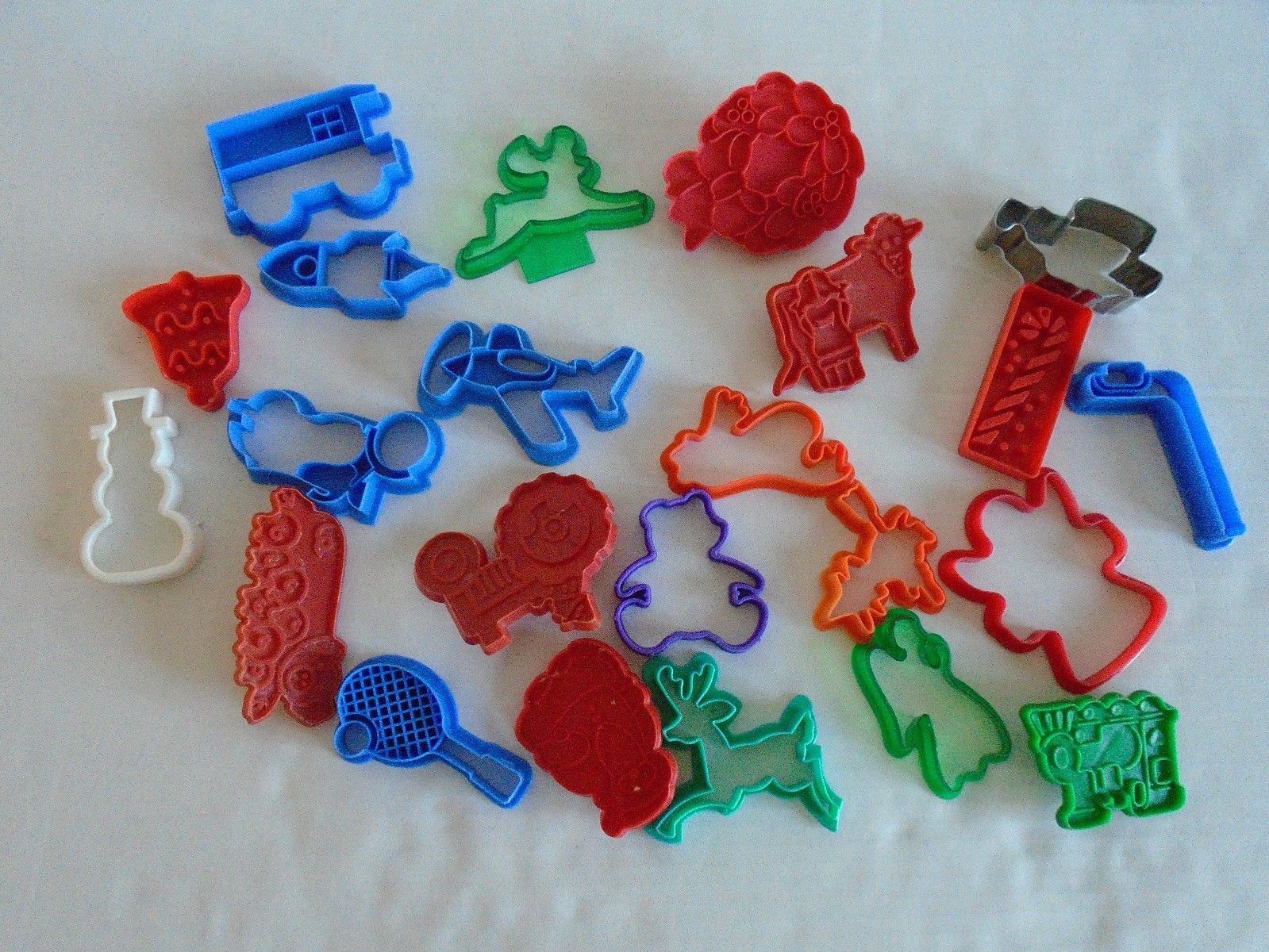 Primary image for 23 Vtg Cookie Cutters Wilton, Chilton Christmas Animals Airplane, Good Condition