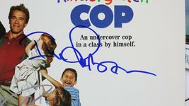 Kindergarten Cop Cast Signed Framed 16x20 ORIGINAL Laser Disc Display Arnold image 3
