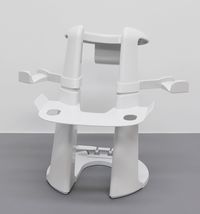 Insignia Stand for Oculus NS-Q2SW - White image 7