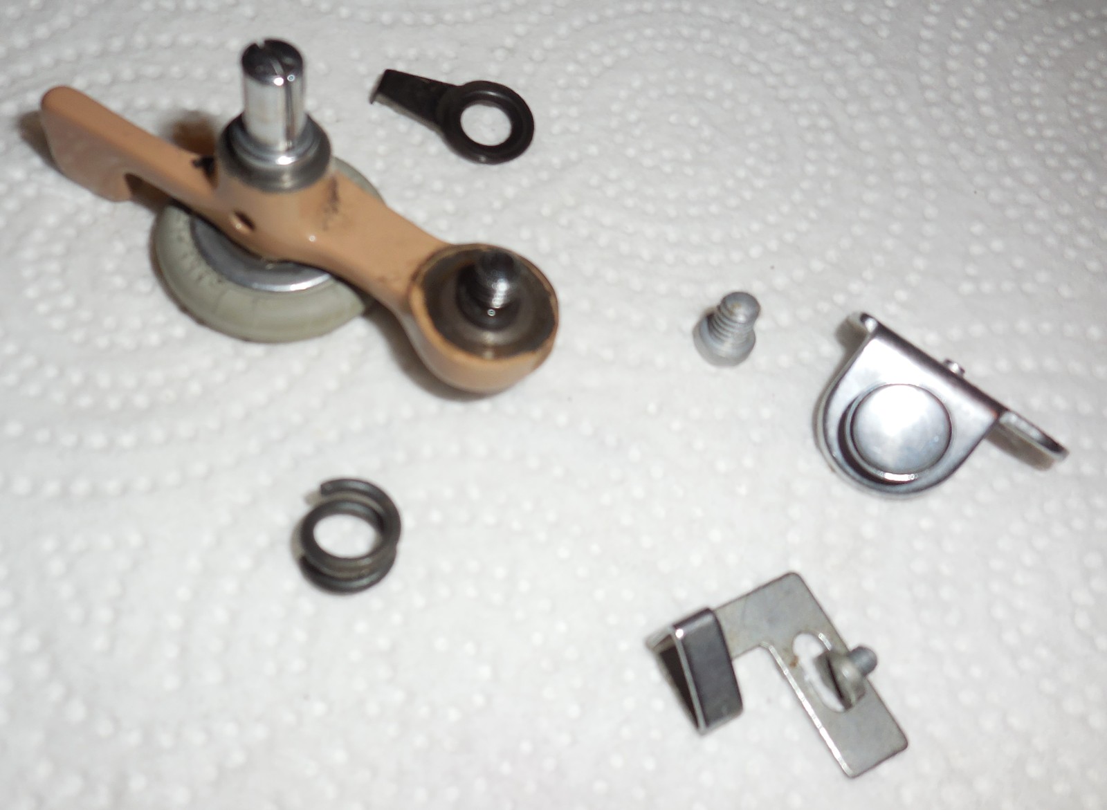 Singer 401A SlantOMatic Bobbin Winder w/Stop Bobbin & Thread Tension