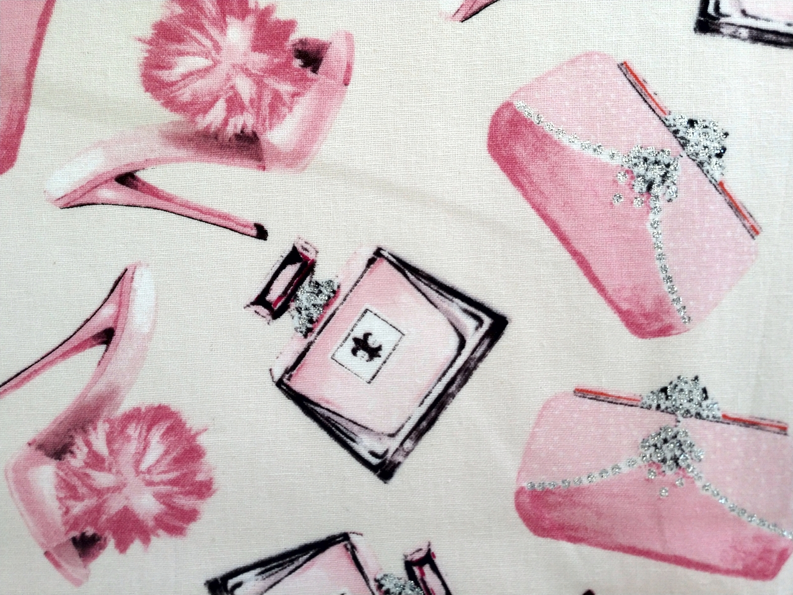 1/2 yard Pink perfume/shoes/handbags cotton quilt fabric -free shipping