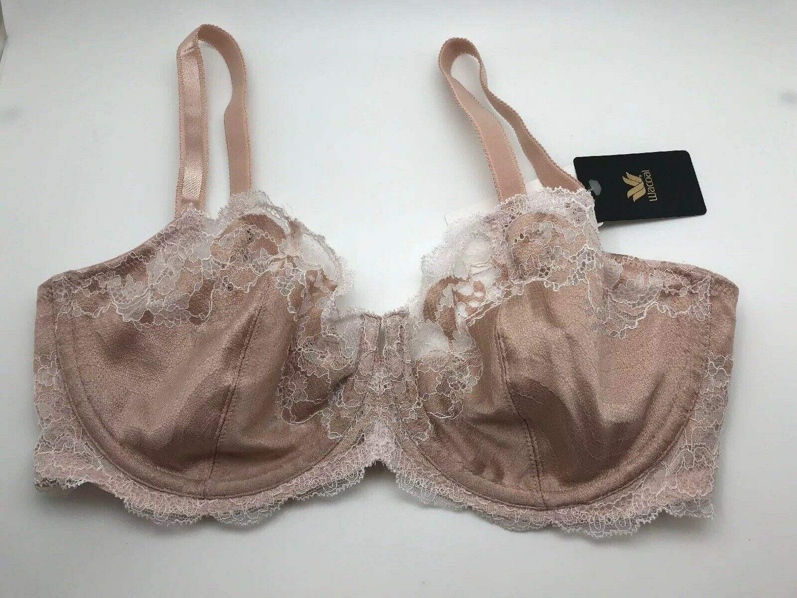 WACOAL BRA SIZE 34DDSATIN AND LACE UNPADDED NUDE COLOR Bras & Bra