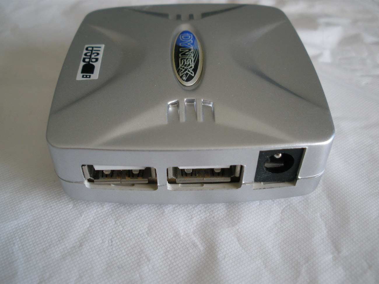 Dynex 4 Port USB Compact Hub Network Hubs